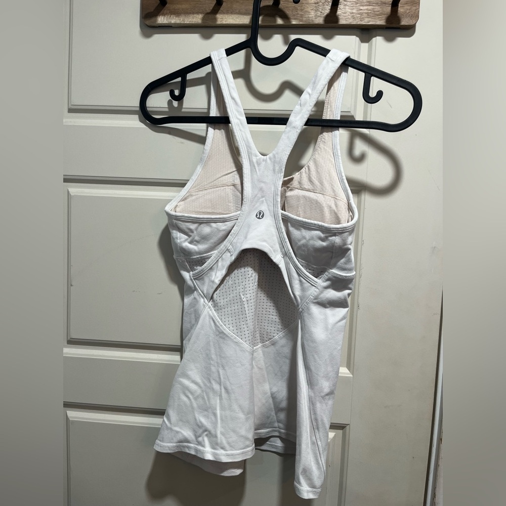 Lululemon tank - Picture 2 of 4